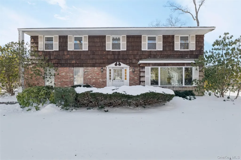 10 Sarah Drive Dix Hills NY 11746
