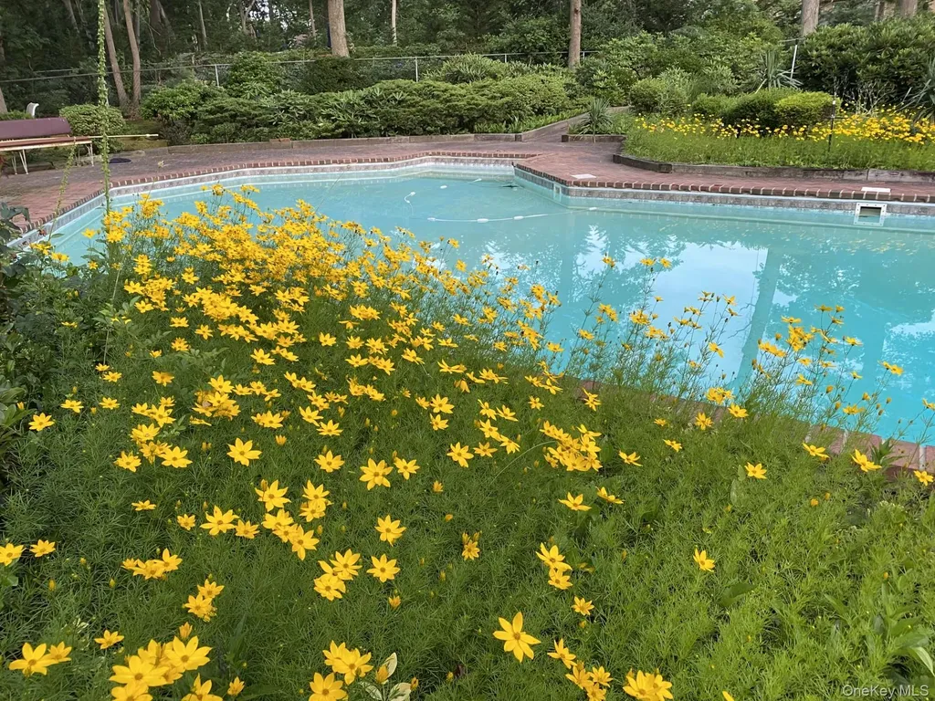 10 Sarah Drive Dix Hills NY 11746