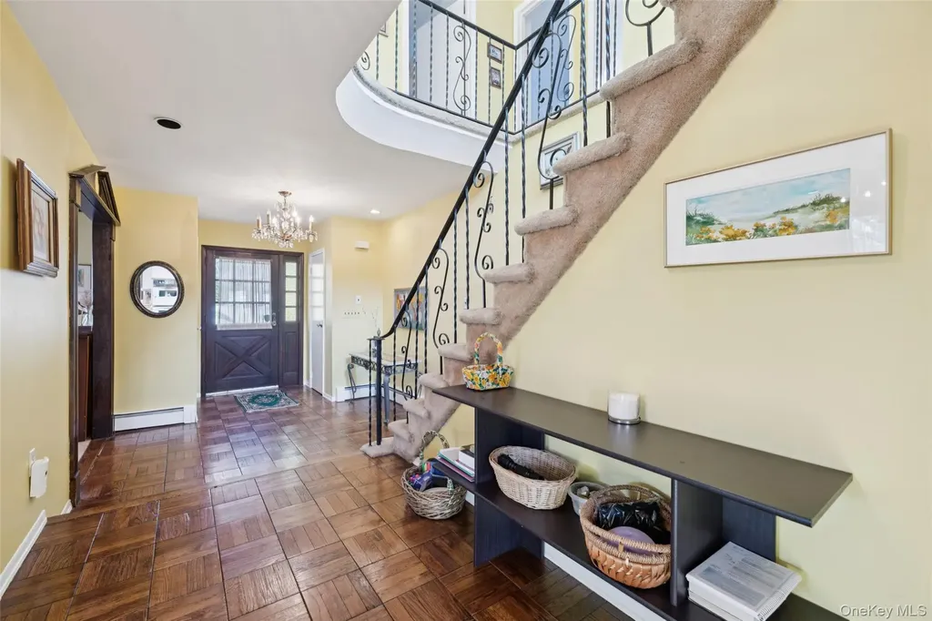 10 Sarah Drive Dix Hills NY 11746