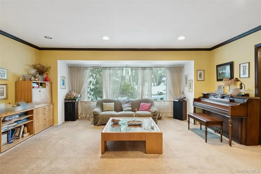 10 Sarah Drive Dix Hills NY 11746