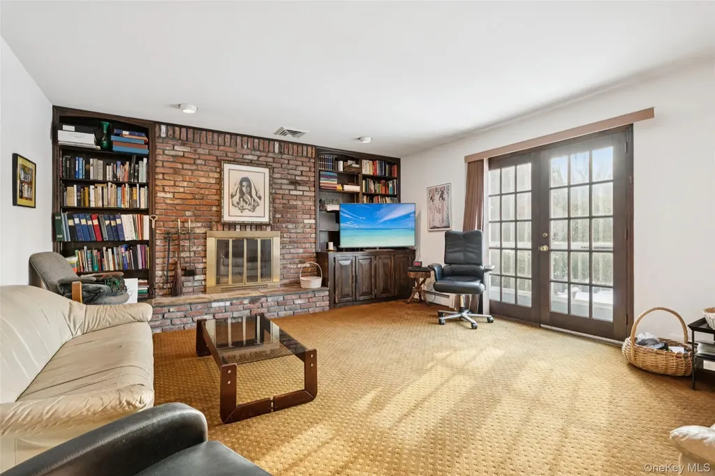 10 Sarah Drive Dix Hills NY 11746