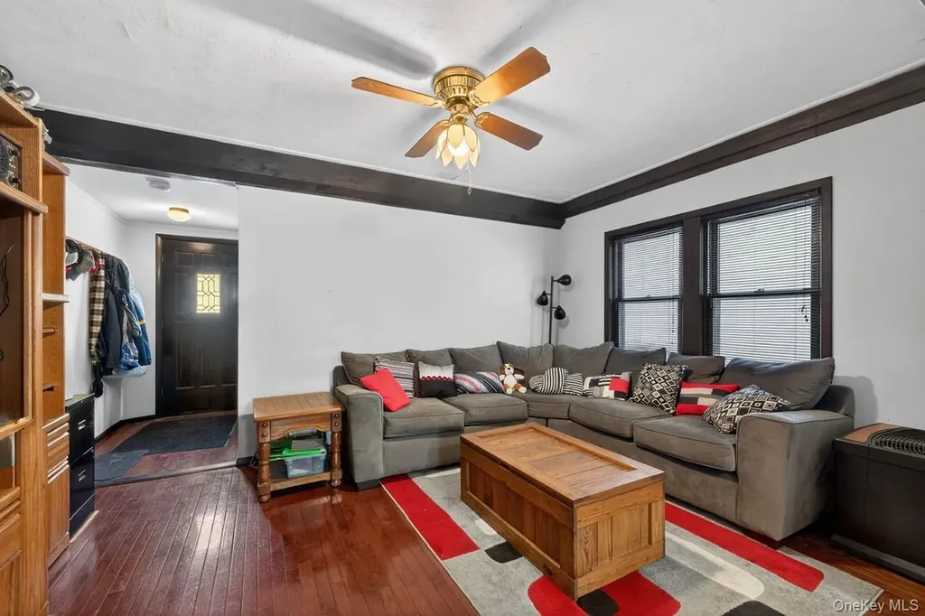 7748 74th Street Glendale NY 11385