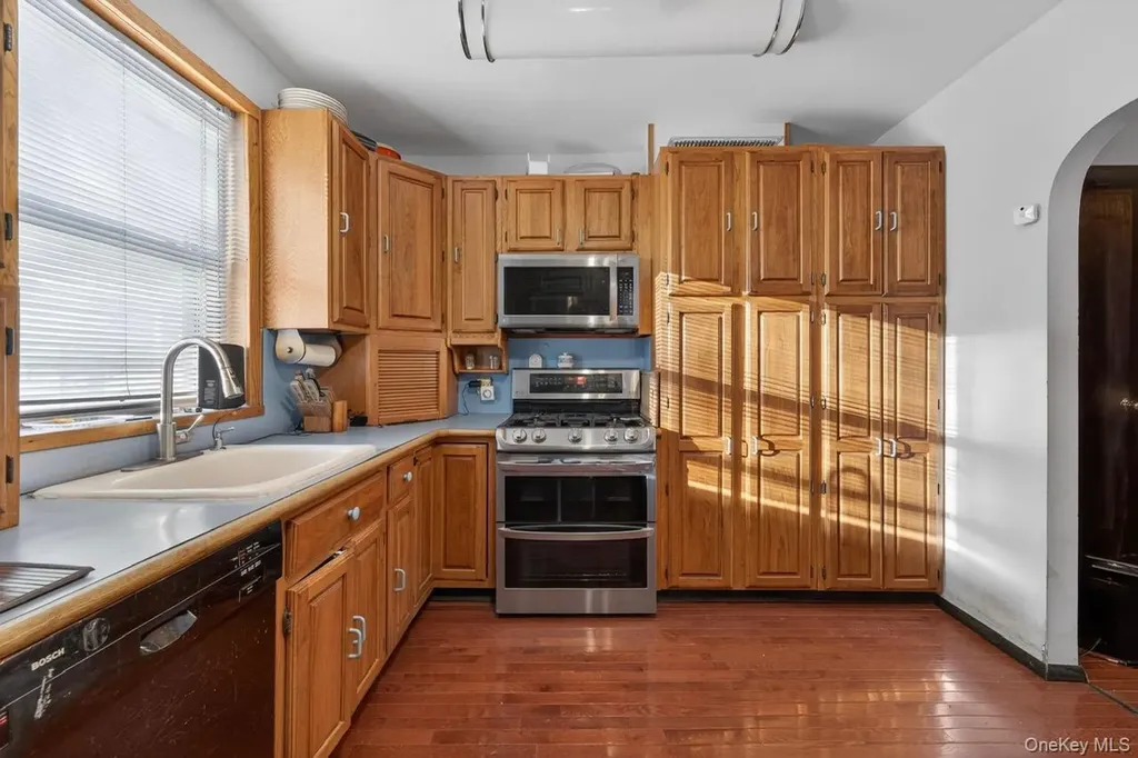 7748 74th Street Glendale NY 11385