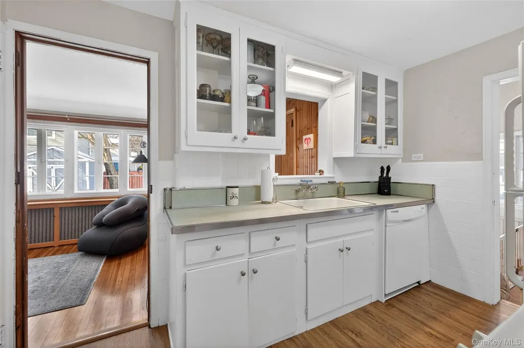 29 Babylon Turnpike Merrick NY 11566