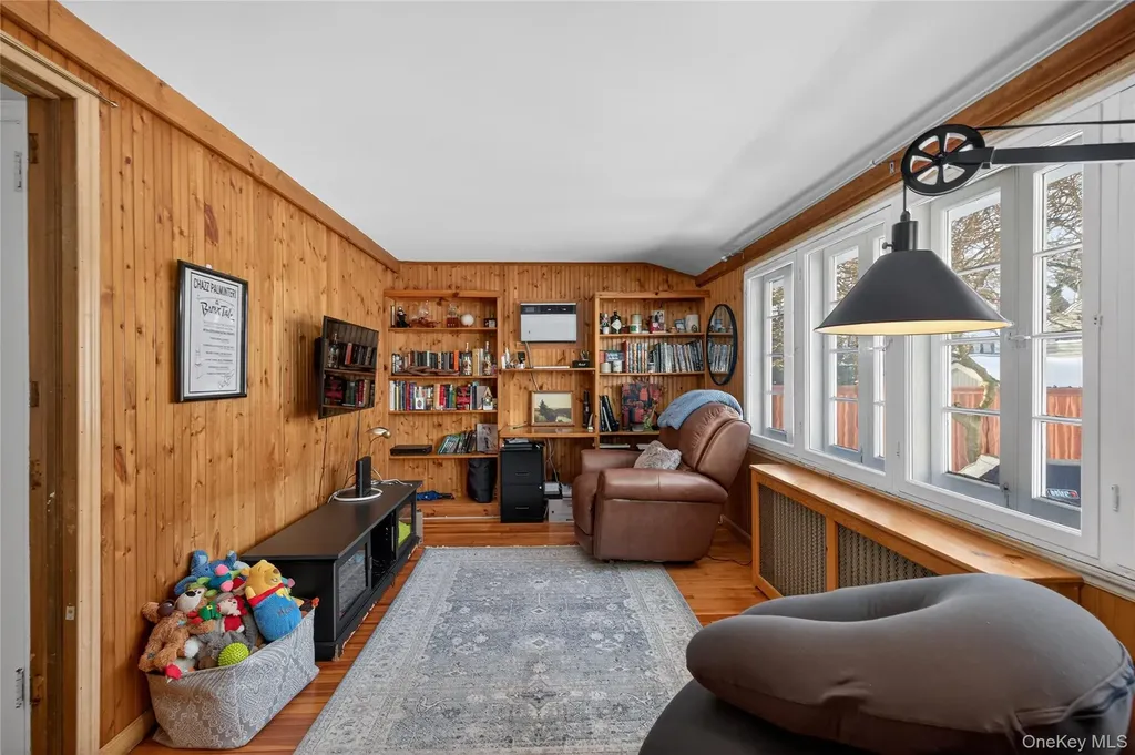 29 Babylon Turnpike Merrick NY 11566