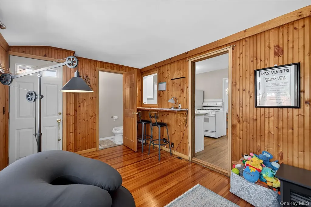 29 Babylon Turnpike Merrick NY 11566