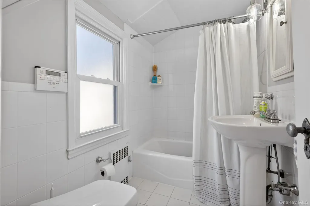 29 Babylon Turnpike Merrick NY 11566