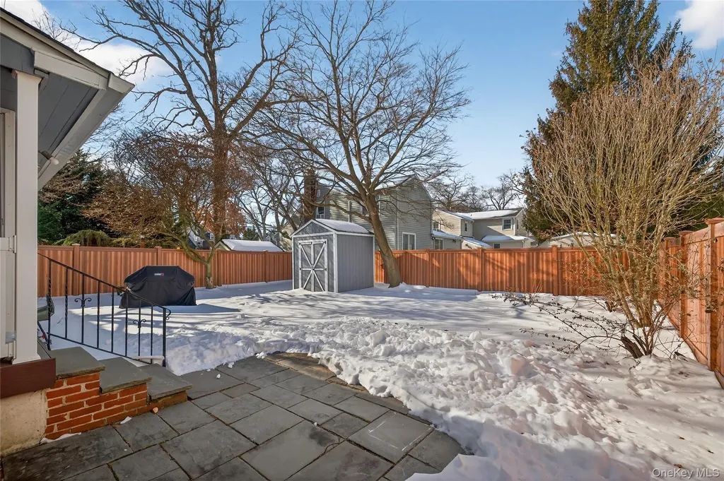 29 Babylon Turnpike Merrick NY 11566