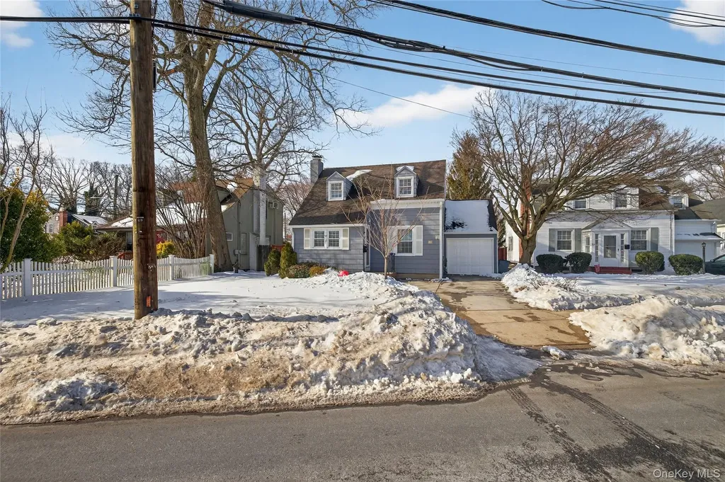 29 Babylon Turnpike Merrick NY 11566