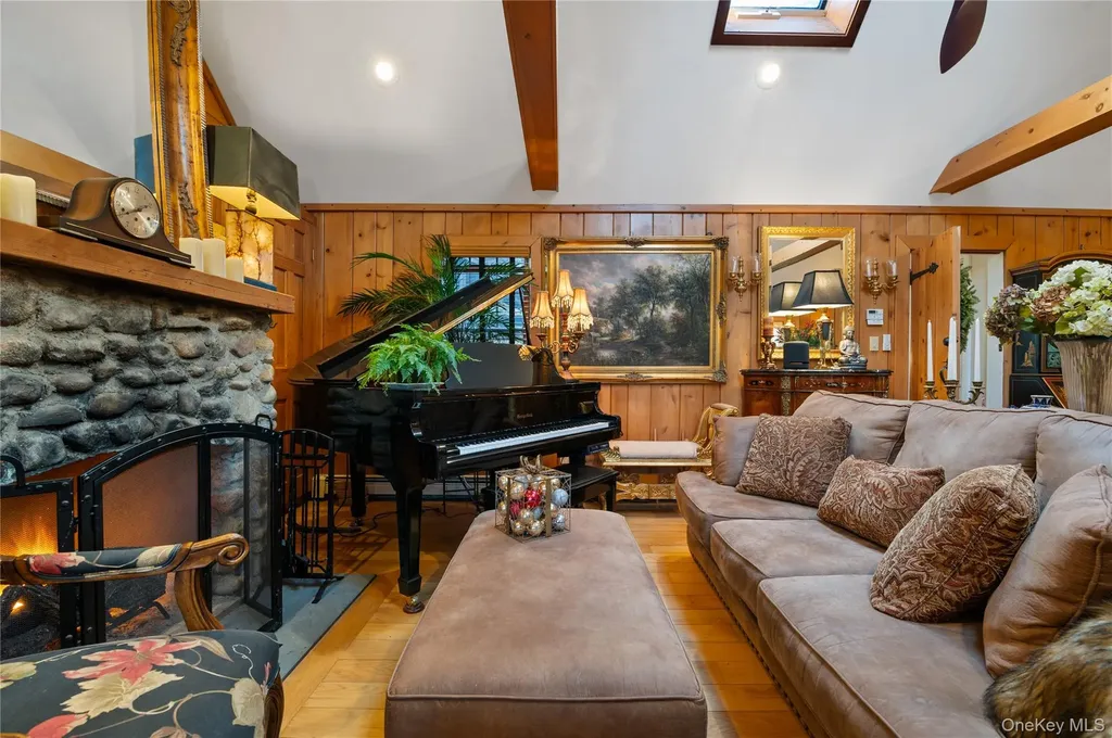 136 Beach Road Wading River NY 11792