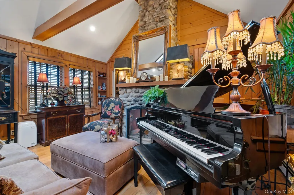 136 Beach Road Wading River NY 11792