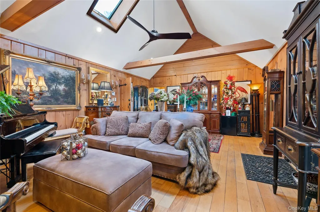 136 Beach Road Wading River NY 11792
