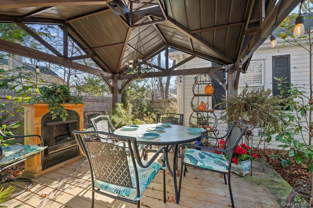 136 Beach Road Wading River NY 11792