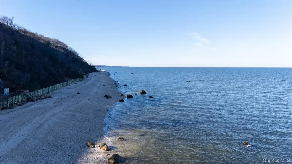 136 Beach Road Wading River NY 11792