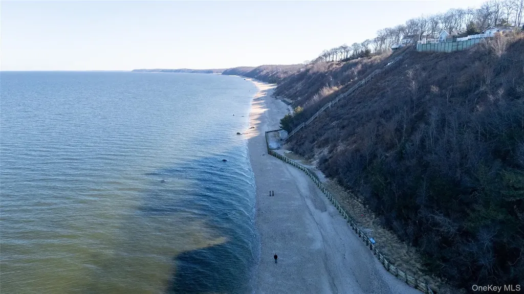 136 Beach Road Wading River NY 11792