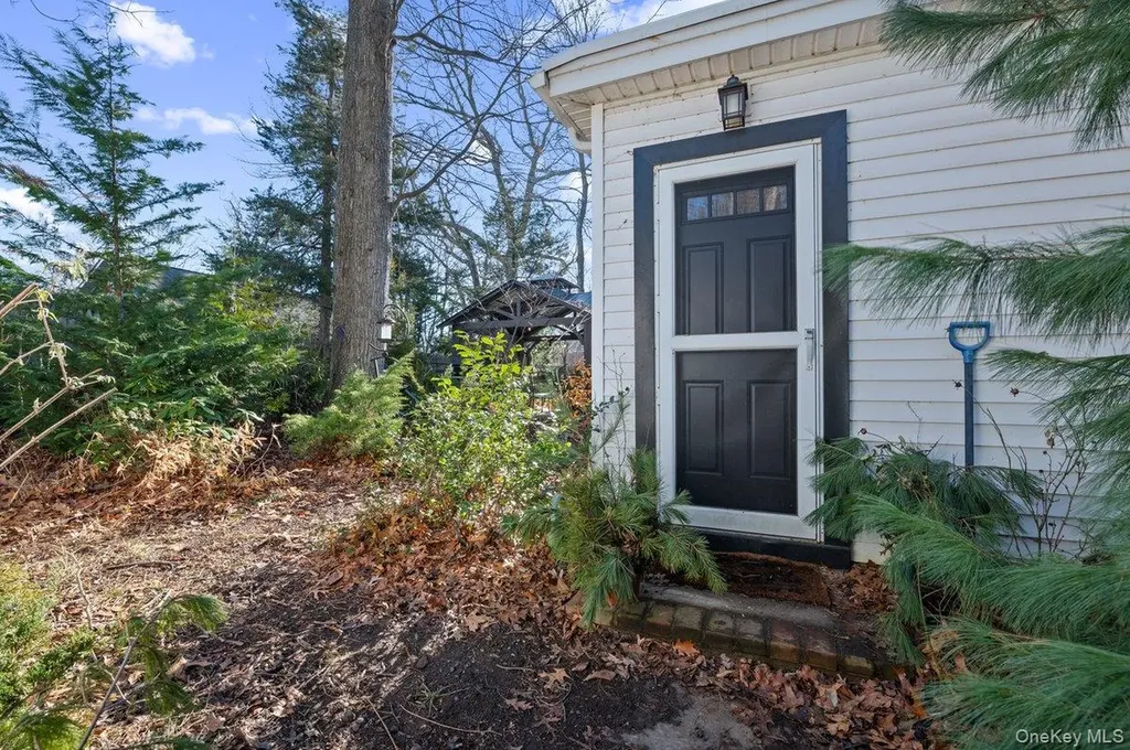 136 Beach Road Wading River NY 11792