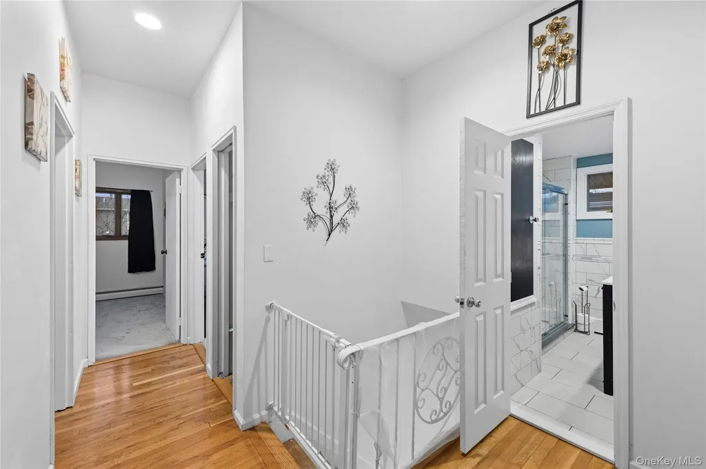 2582 Centre Avenue Bellmore NY 11710