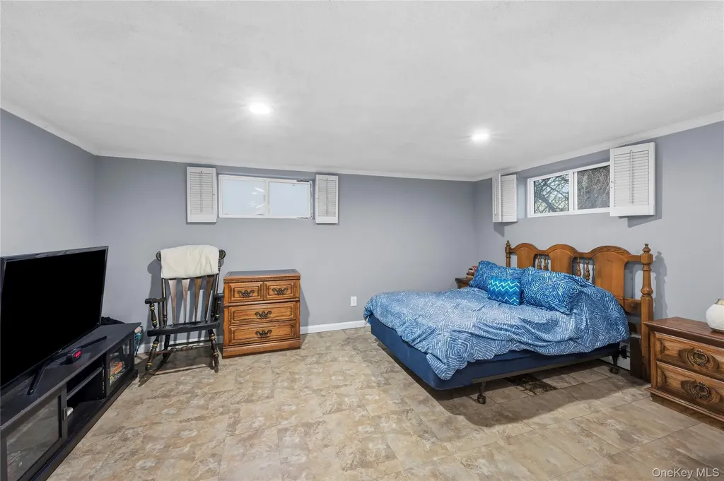 2582 Centre Avenue Bellmore NY 11710