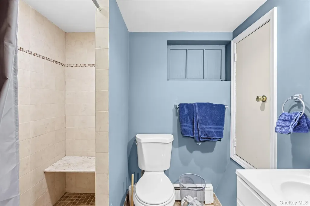 2582 Centre Avenue Bellmore NY 11710