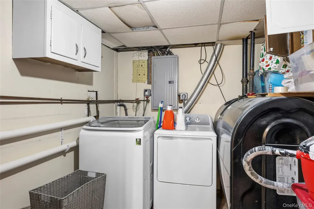 2582 Centre Avenue Bellmore NY 11710