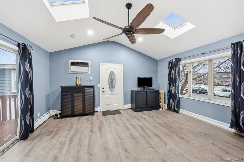 2582 Centre Avenue Bellmore NY 11710