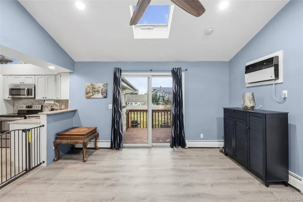 2582 Centre Avenue Bellmore NY 11710