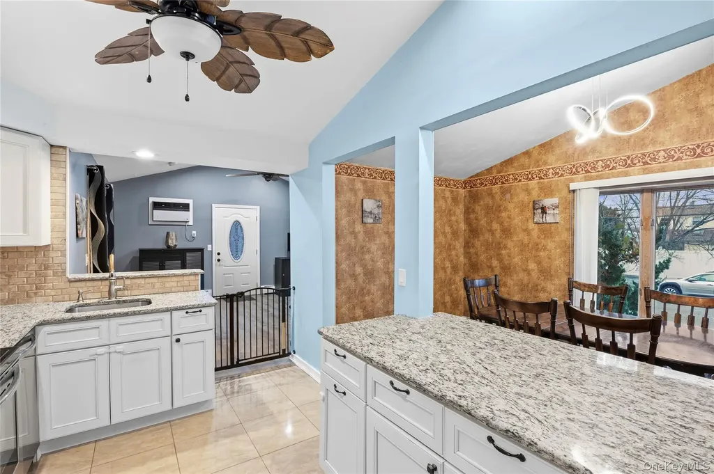 2582 Centre Avenue Bellmore NY 11710