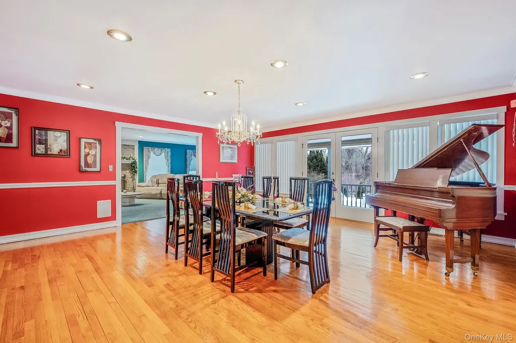 3 Moss Creek Lane East Patchogue NY 11772