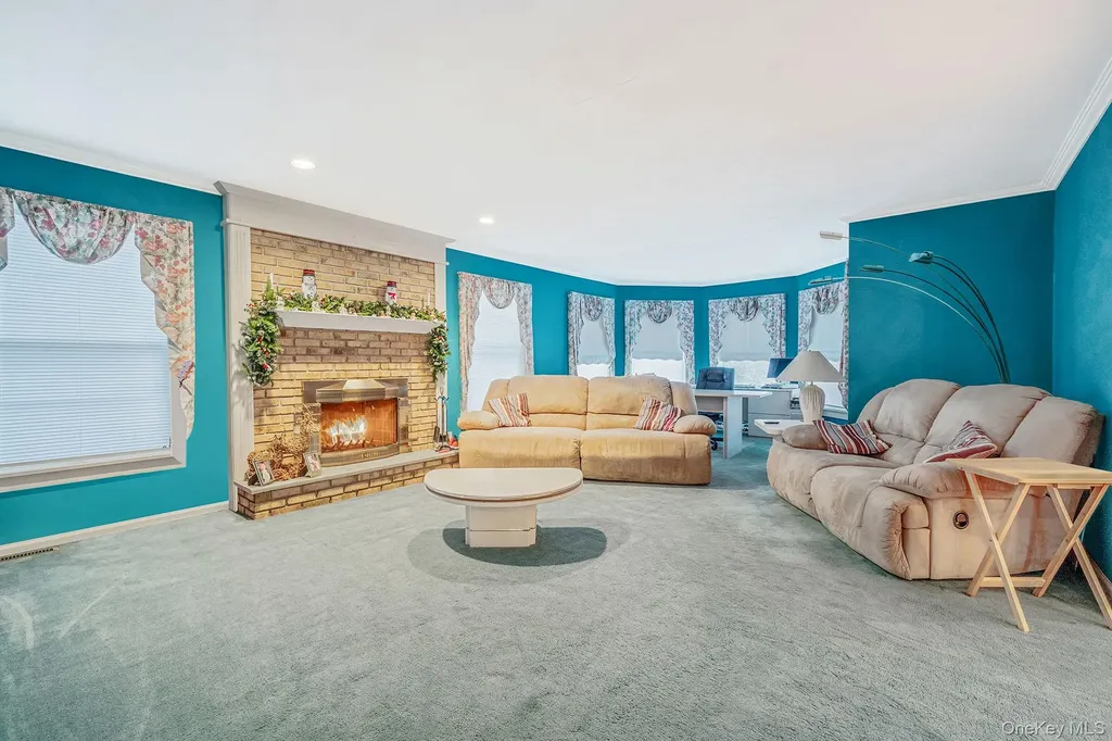 3 Moss Creek Lane East Patchogue NY 11772