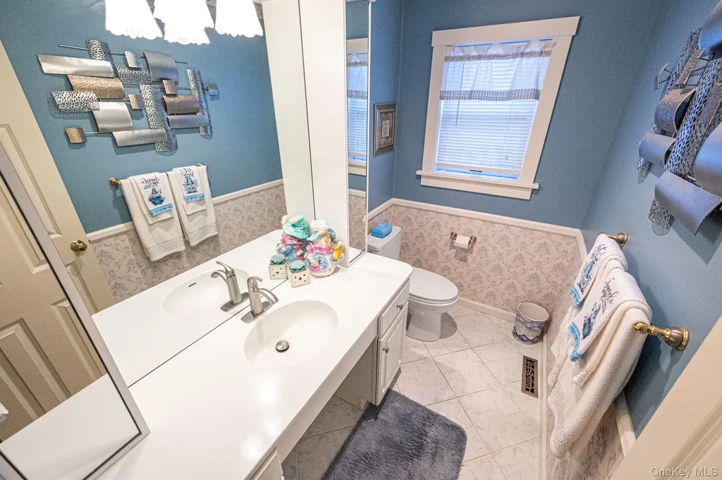 3 Moss Creek Lane East Patchogue NY 11772