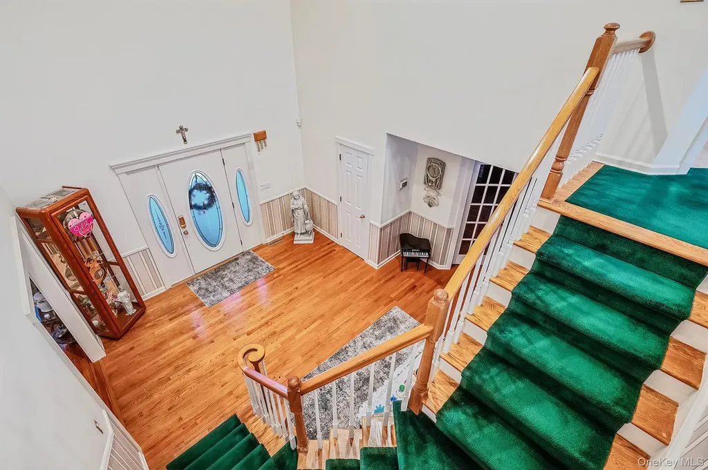 3 Moss Creek Lane East Patchogue NY 11772