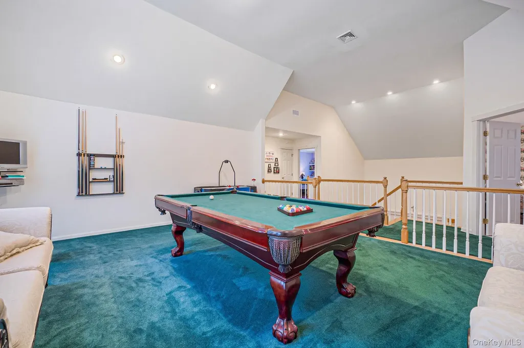 3 Moss Creek Lane East Patchogue NY 11772