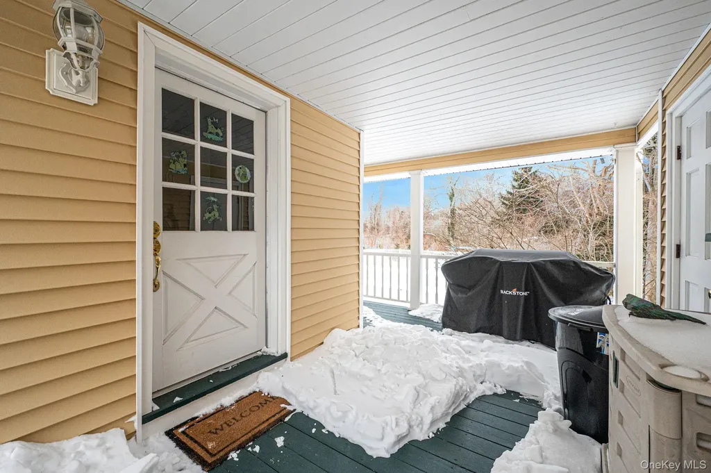 3 Moss Creek Lane East Patchogue NY 11772