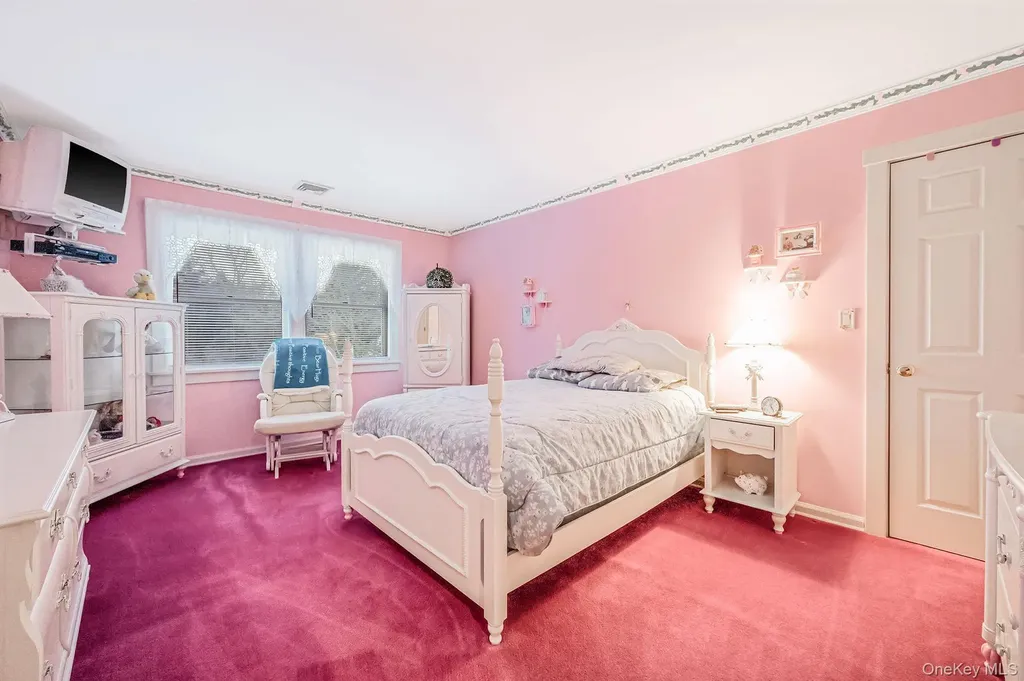 3 Moss Creek Lane East Patchogue NY 11772