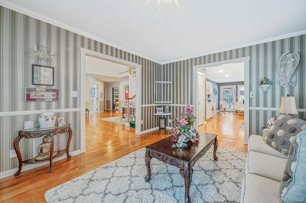 3 Moss Creek Lane East Patchogue NY 11772