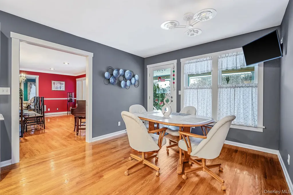 3 Moss Creek Lane East Patchogue NY 11772