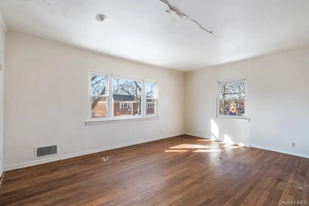 7555 198th Street Fresh Meadows NY 11366