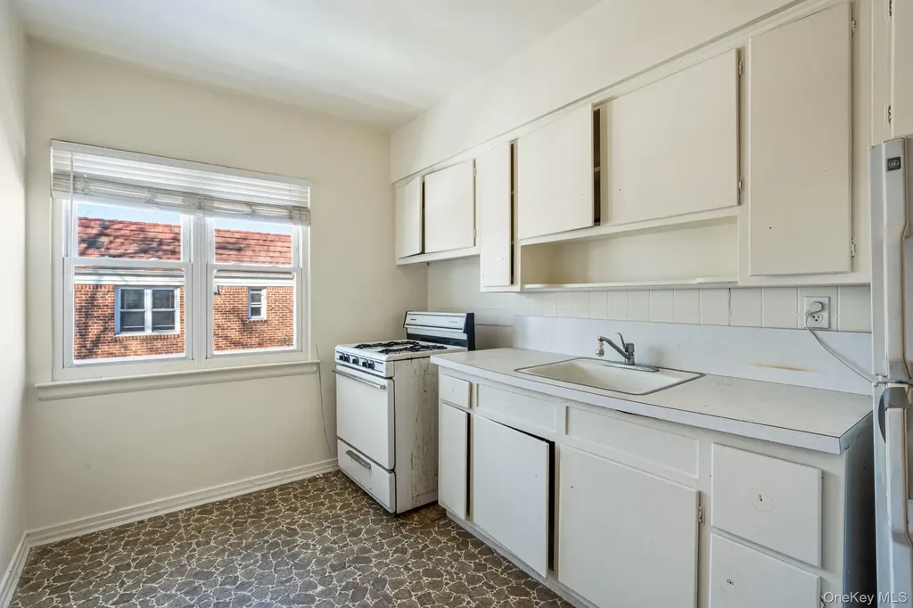 7555 198th Street Fresh Meadows NY 11366