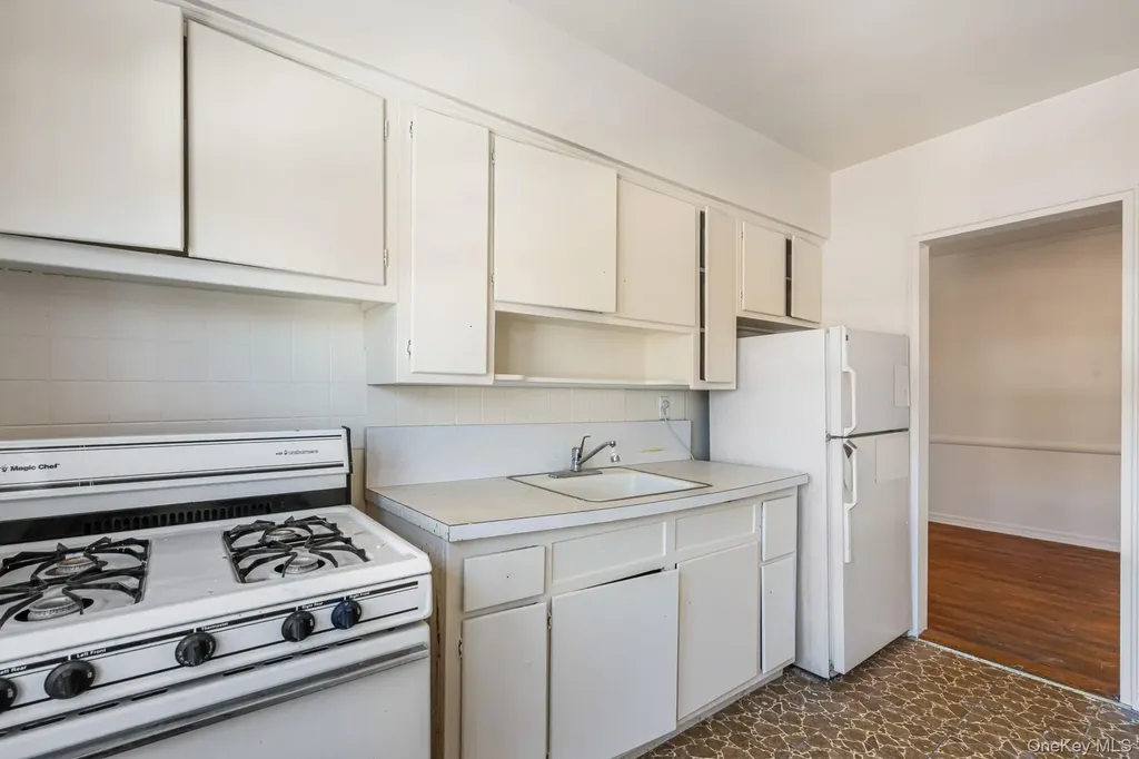 7555 198th Street Fresh Meadows NY 11366