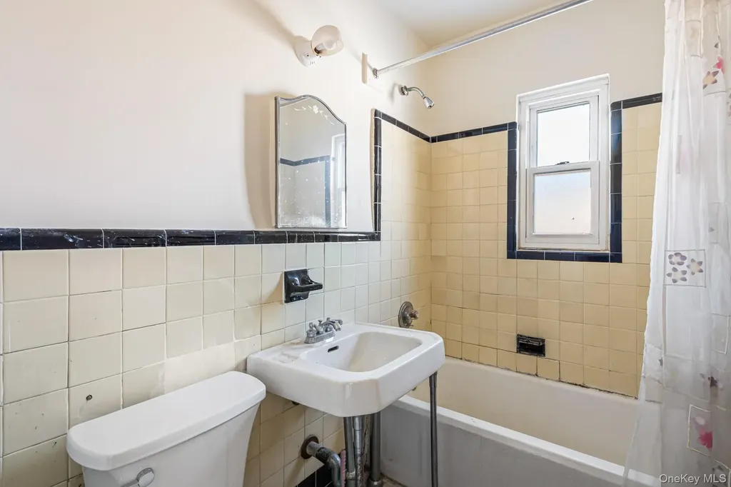 7555 198th Street Fresh Meadows NY 11366