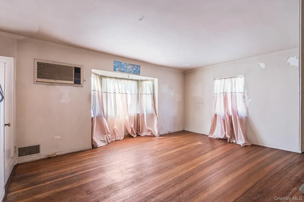 7555 198th Street Fresh Meadows NY 11366