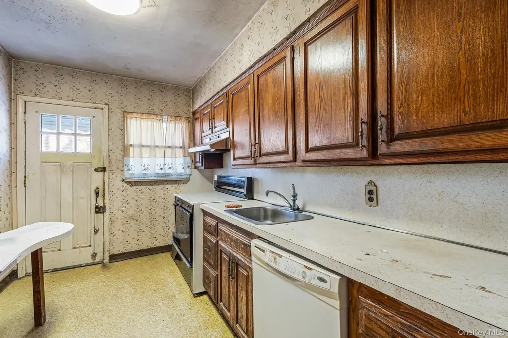 7555 198th Street Fresh Meadows NY 11366