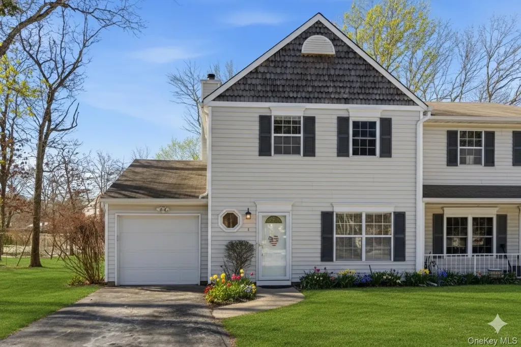 5 Deer Path Coram NY 11727