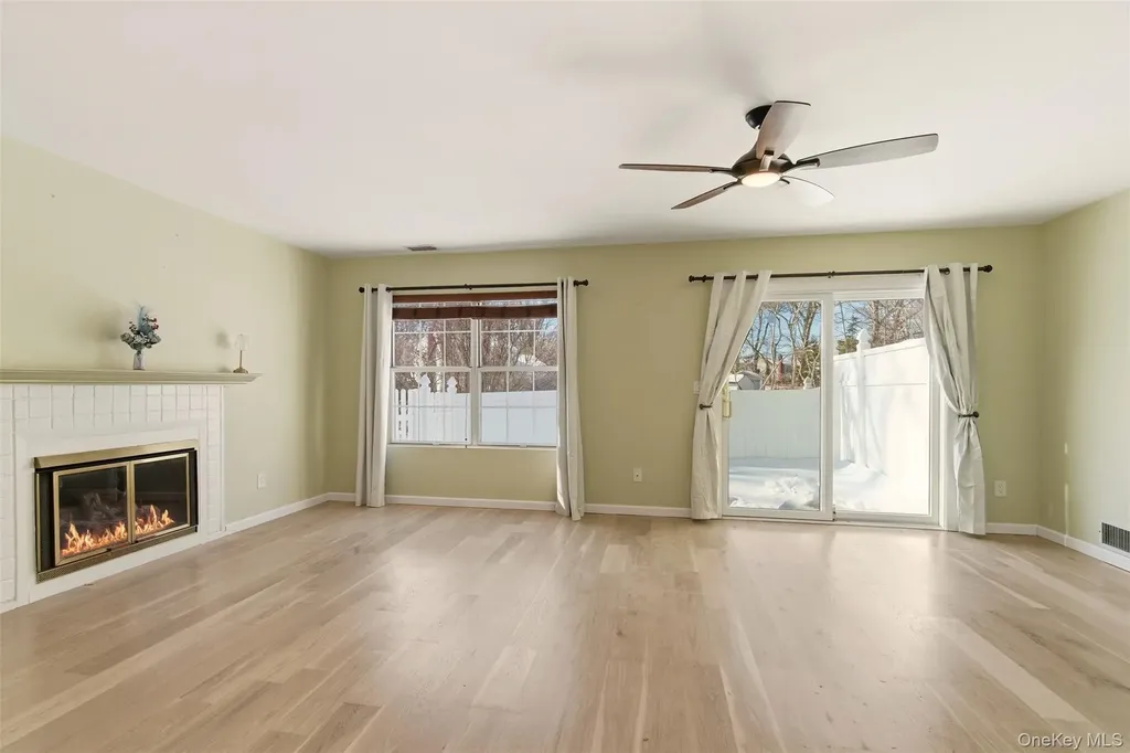 5 Deer Path Coram NY 11727
