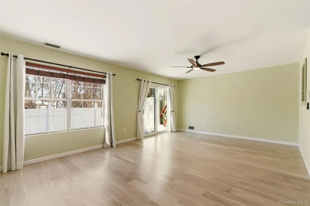 5 Deer Path Coram NY 11727