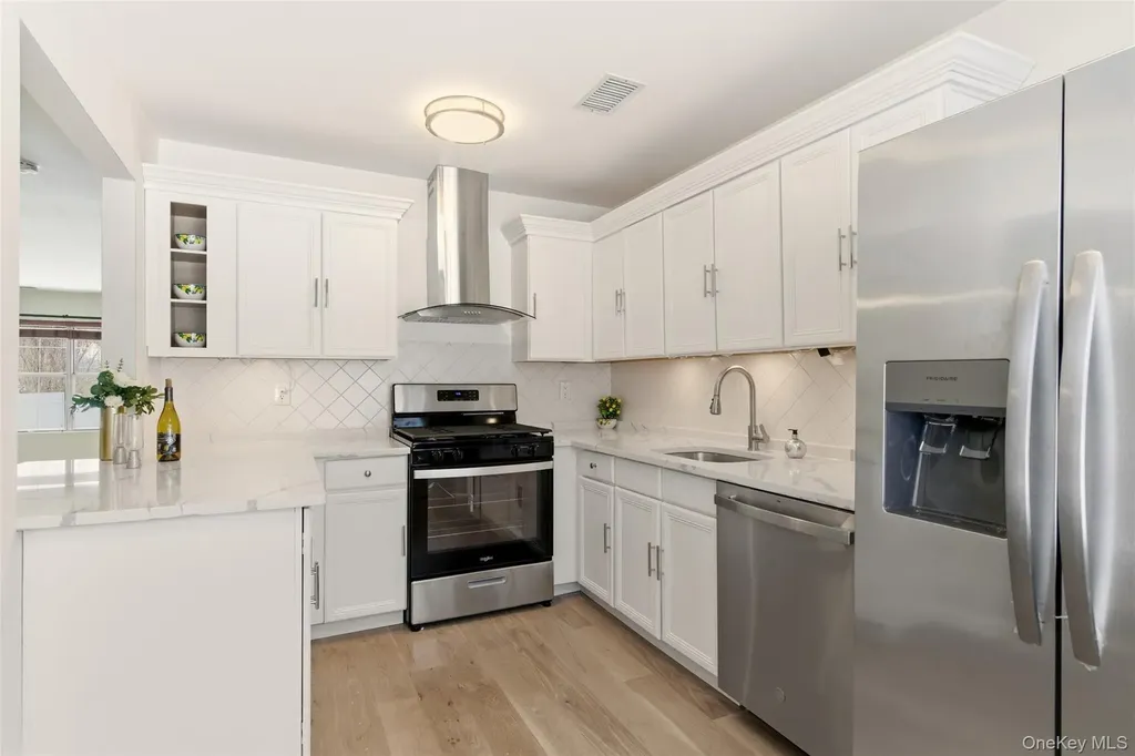 5 Deer Path Coram NY 11727