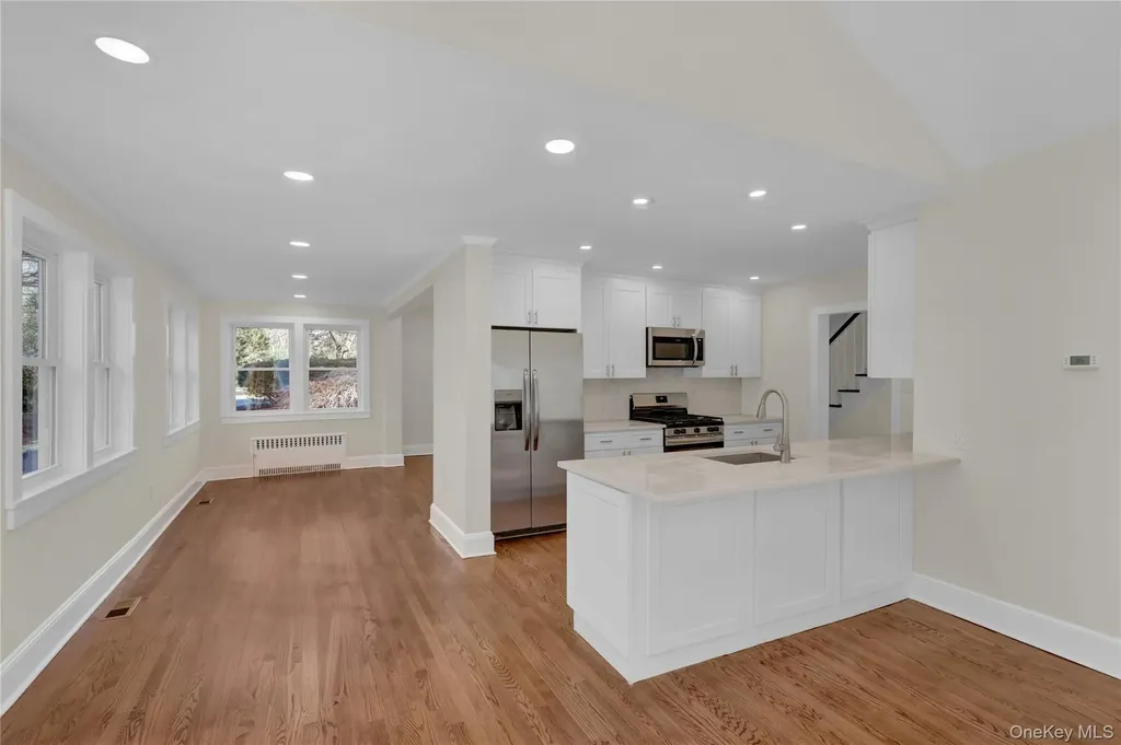283 W Neck Road Huntington NY 11743