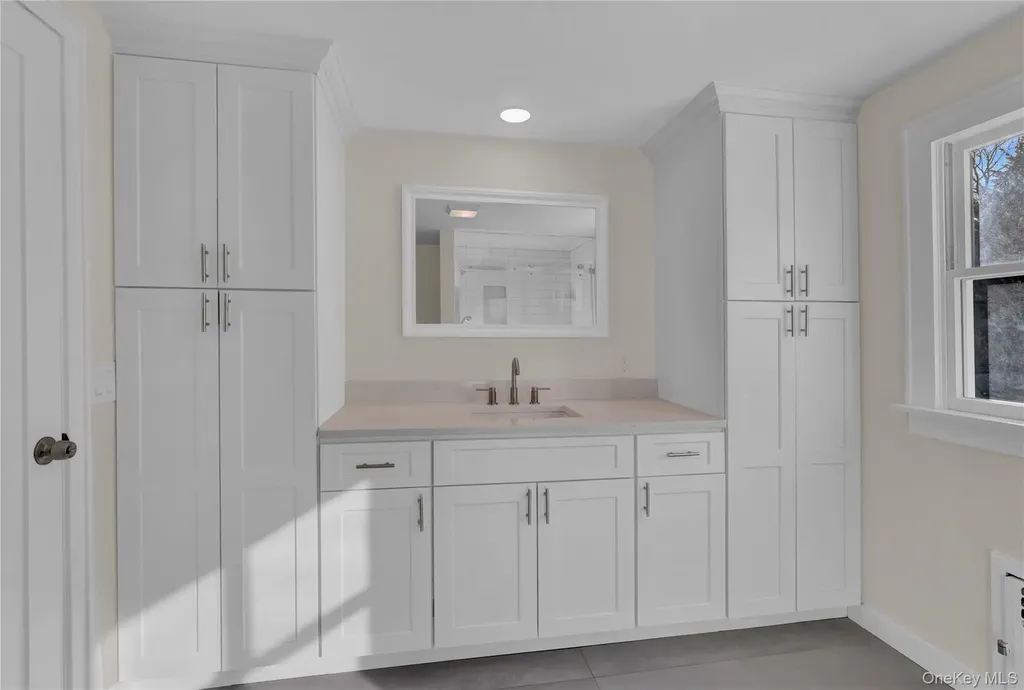 283 W Neck Road Huntington NY 11743