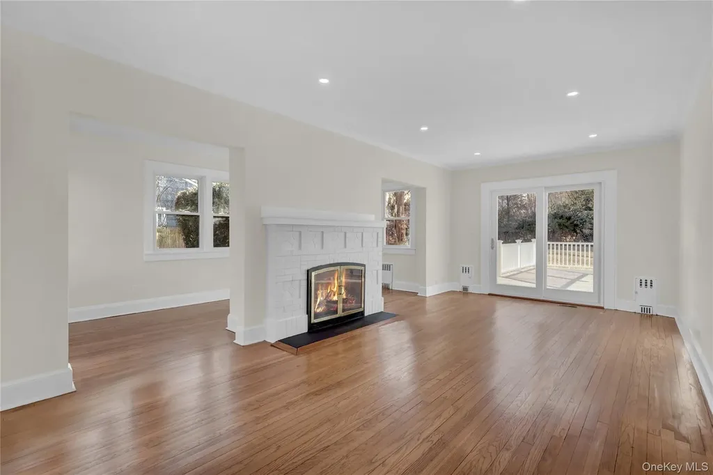 283 W Neck Road Huntington NY 11743