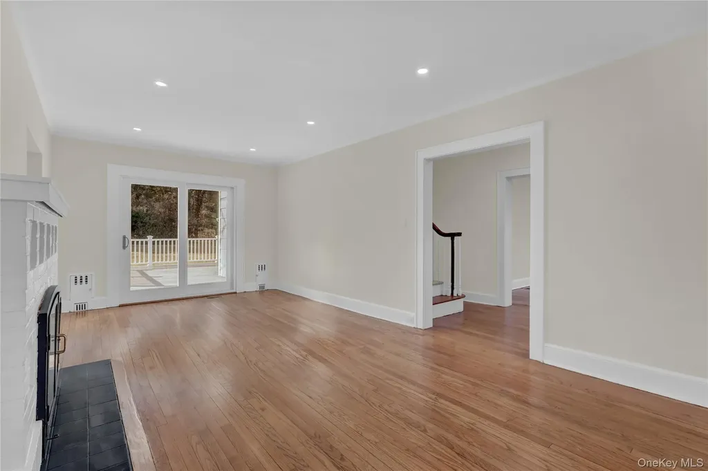 283 W Neck Road Huntington NY 11743